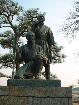 玉川兄弟像